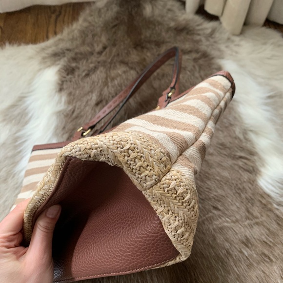 DANA BUCHMAN PURSE - Picture 6 of 8